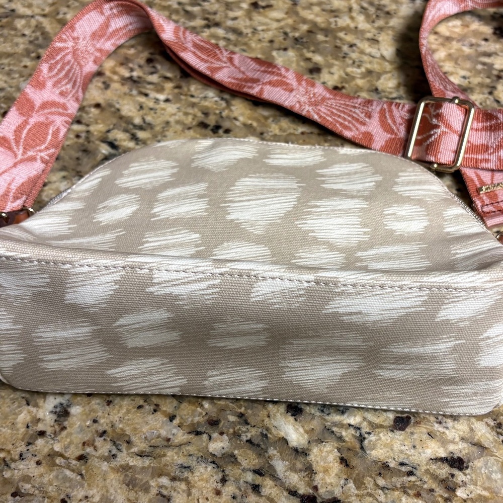STELLA & DOT BEIGE AND CORAL CROSSBODY BAG